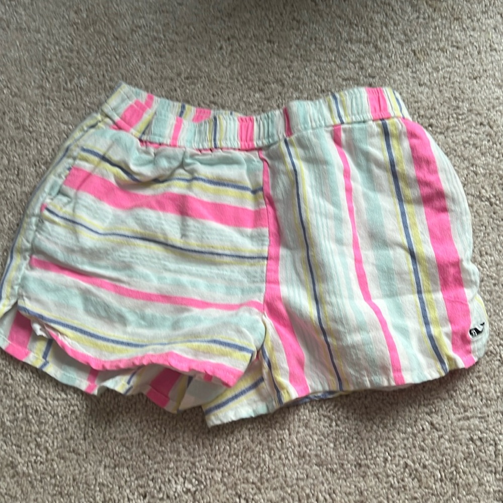 Vineyard vine shorts EUC